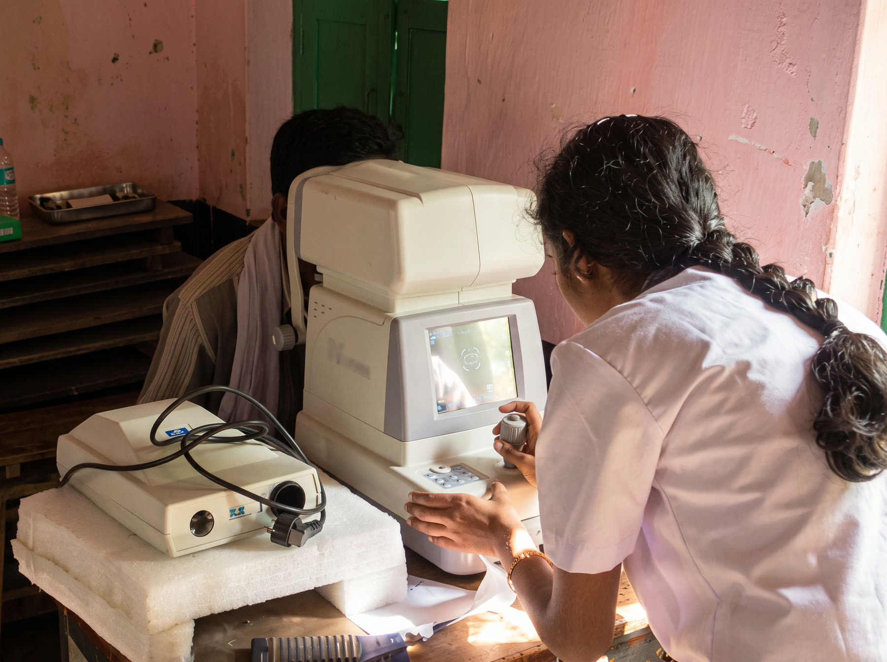 Visual acuity screening — Schoolyard